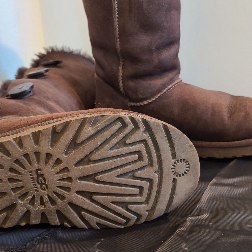 Brown Bailey Button Size 9 Ugg Boots - image 2